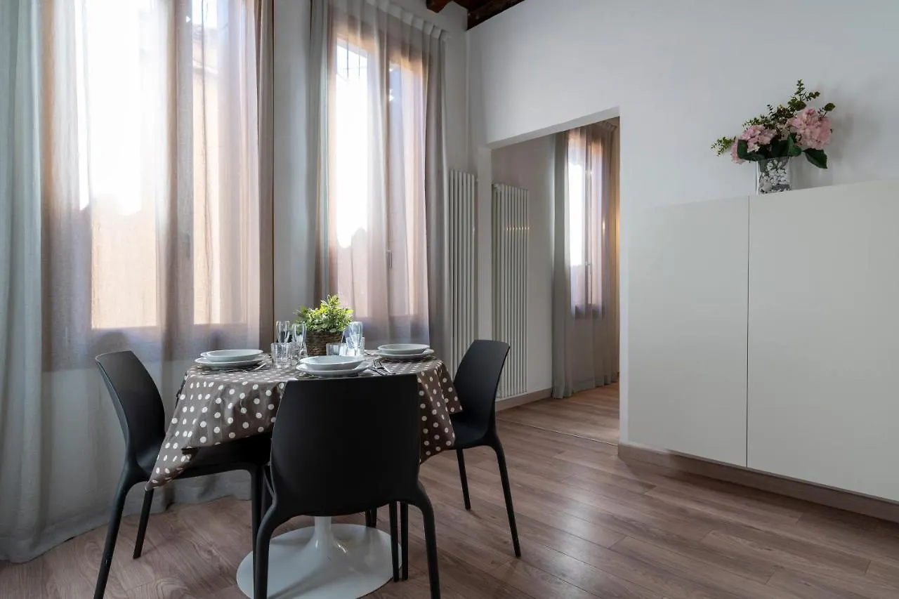 Sea To Sky Apartments By Wonderful Italy Velence 0*,